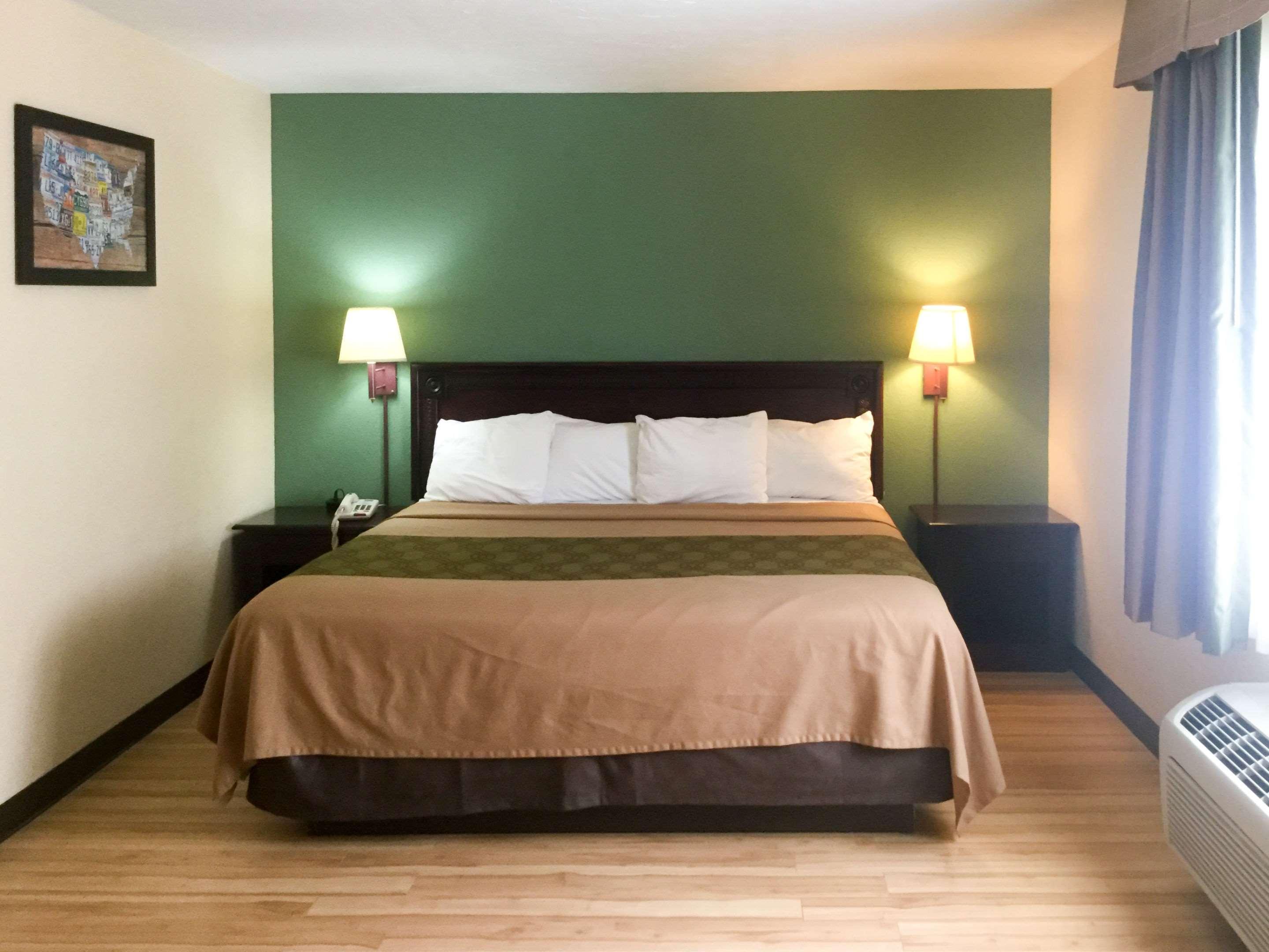 Econo - Hershey 2* Harrisburg
